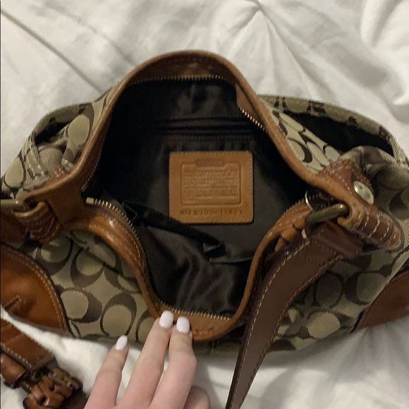 Coach Purse
Shoulder Bag - Picture 4 of 5